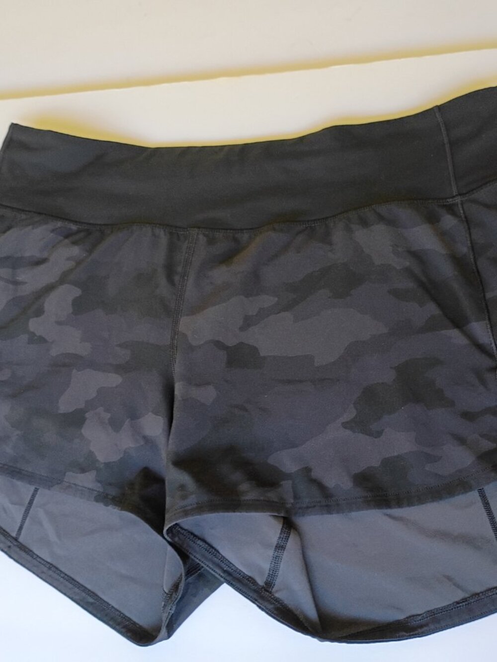 Lululemon Speed Up Shorts size 12 Black